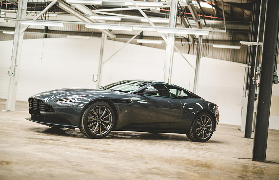 Aston Martin Q DB11