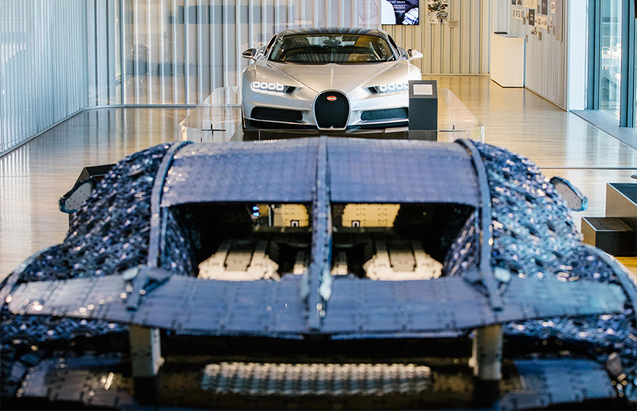 LEGO Technic Bugatti Chiron Autostadt