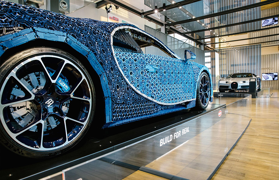 LEGO Technic Bugatti Chiron Autostadt