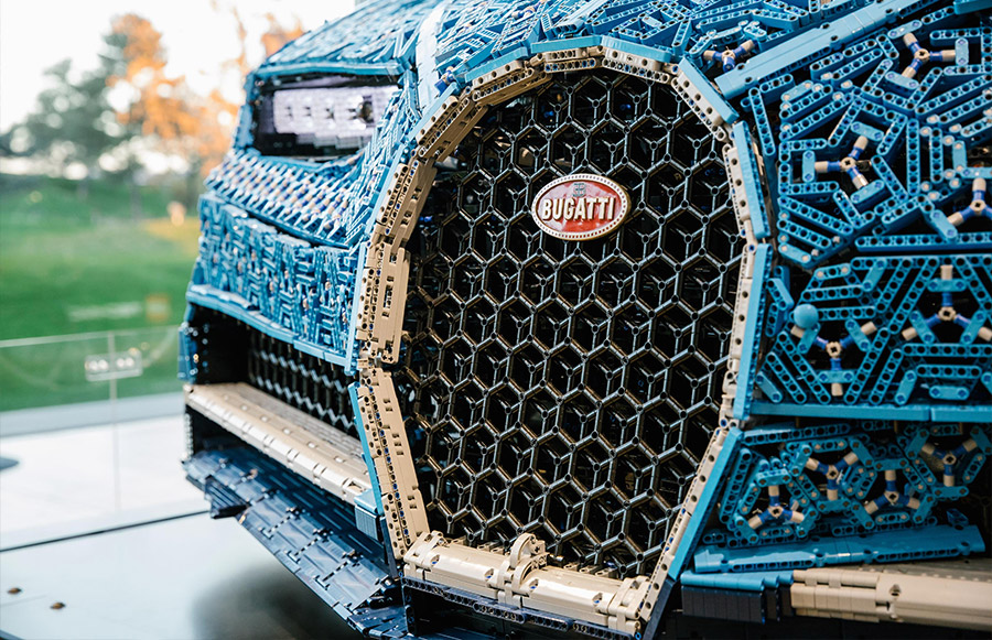 LEGO Technic Bugatti Chiron Autostadt