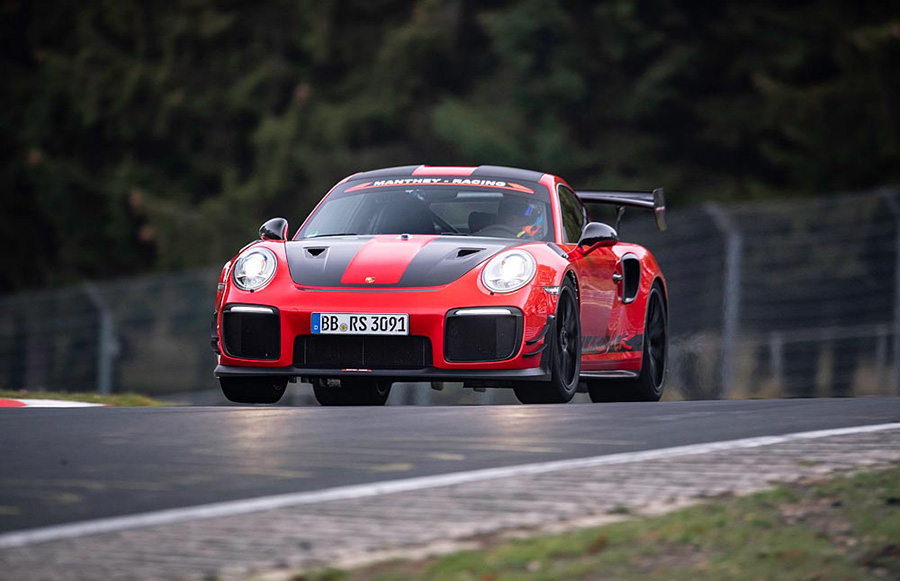 Porsche 911 GT2 RS MR Nürburgring Record