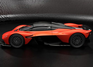 Aston Martin Valkyrie Naturally Aspirated Cosworth V8