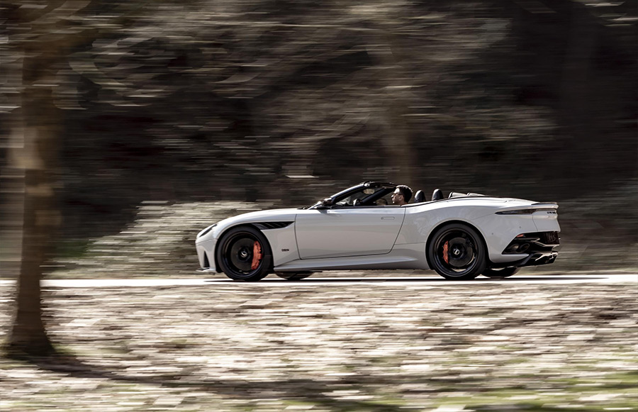 Aston Martin DBS Superleggera Volante