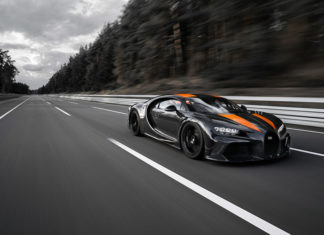 Bugatti Chiron Breaks 300 MPH Barrier