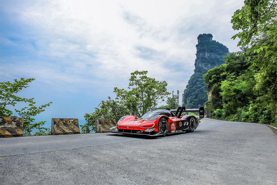 Volkswagen ID.R Record on Tianmen Mountain