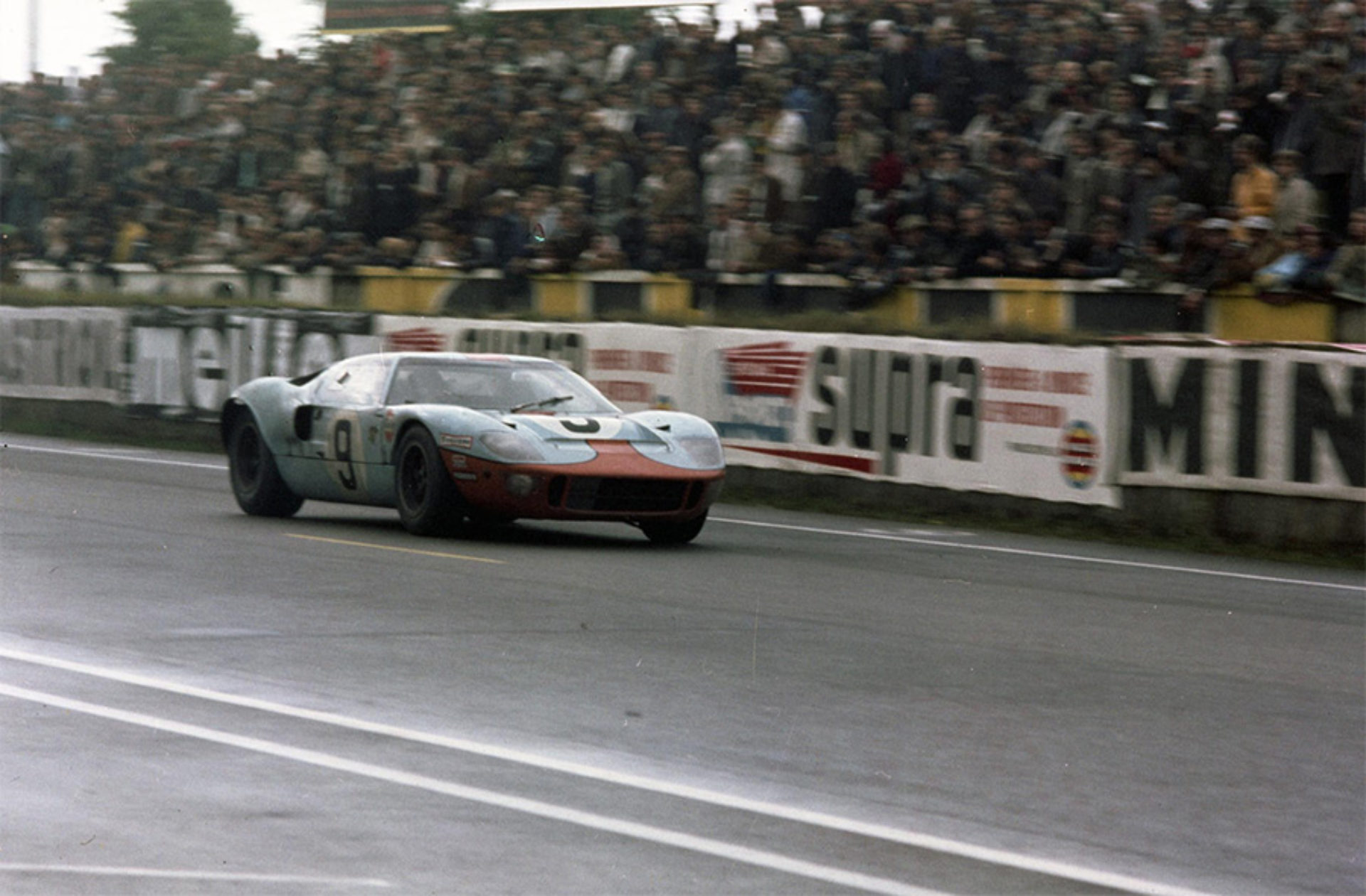 Ford GT40 sponsored by Gulf