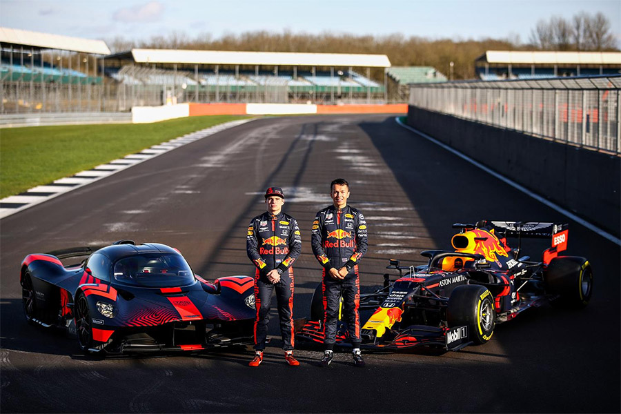 Max Verstappen Alex Albon Test Aston Martin Valkyrie
