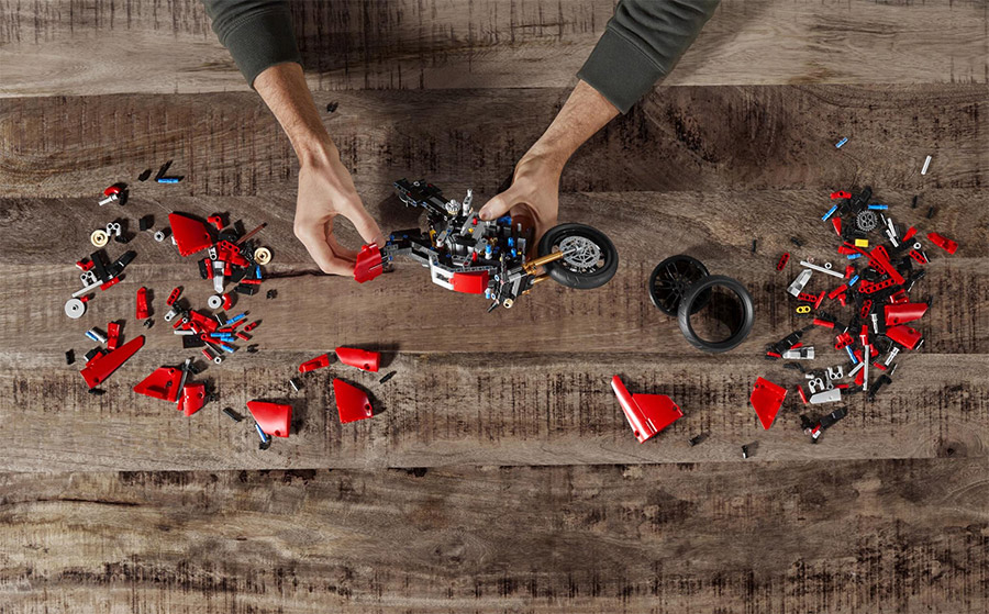 Ducati Panigale V4 R LEGO® Technic™