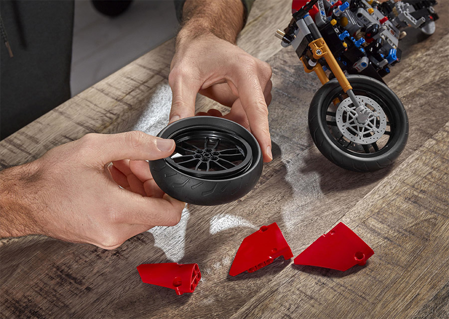 Ducati Panigale V4 R LEGO® Technic™