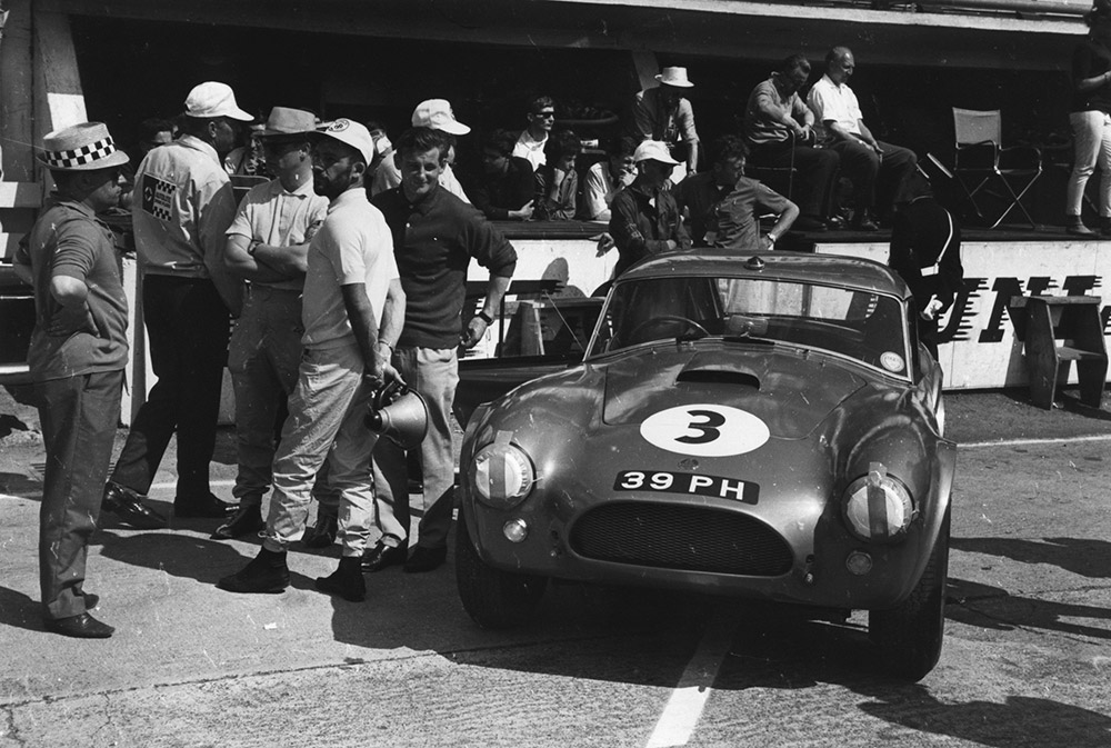 AC Cobra Le Mans electric