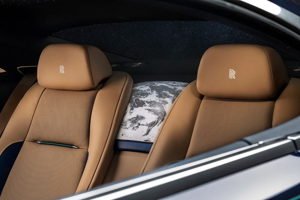 Bespoke Rolls-Royce Wraith Abu Dhabi From Space Airbrushed