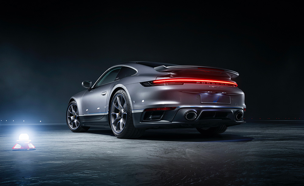 Embraer Business Jet Porsche 911 Turbo S
