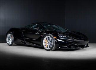 2020 McLaren 720S Coupe - 1,000th delivery in Canada