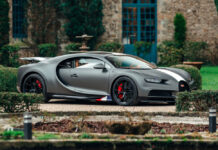 Bugatti Chiron paris Test Drive