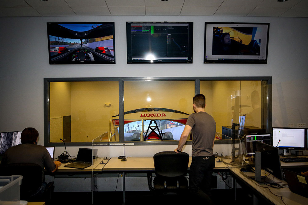 Honda IndyCar Drivers Use HPD Simulator to Prepare for Nashville Race
