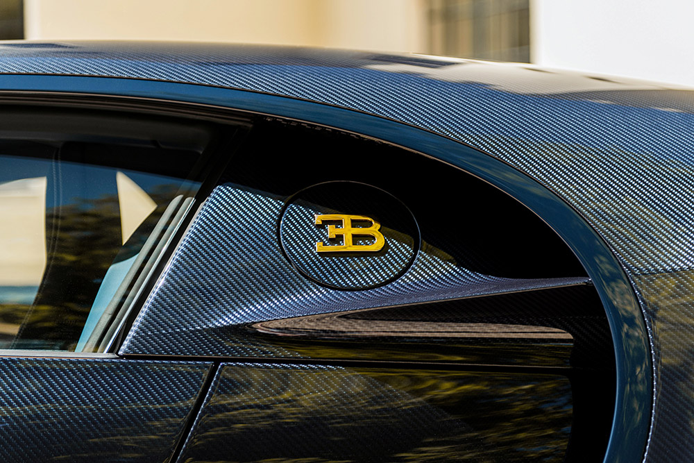 Bugatti Chiron L’Ébé 24-Karat gold accents