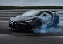 Bugatti Chiron Pur Sport Drifting