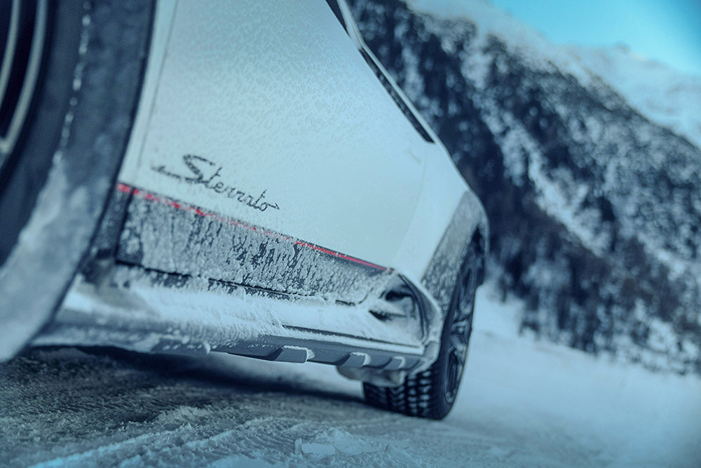 Lamborghini Huracán Sterrato in Snow