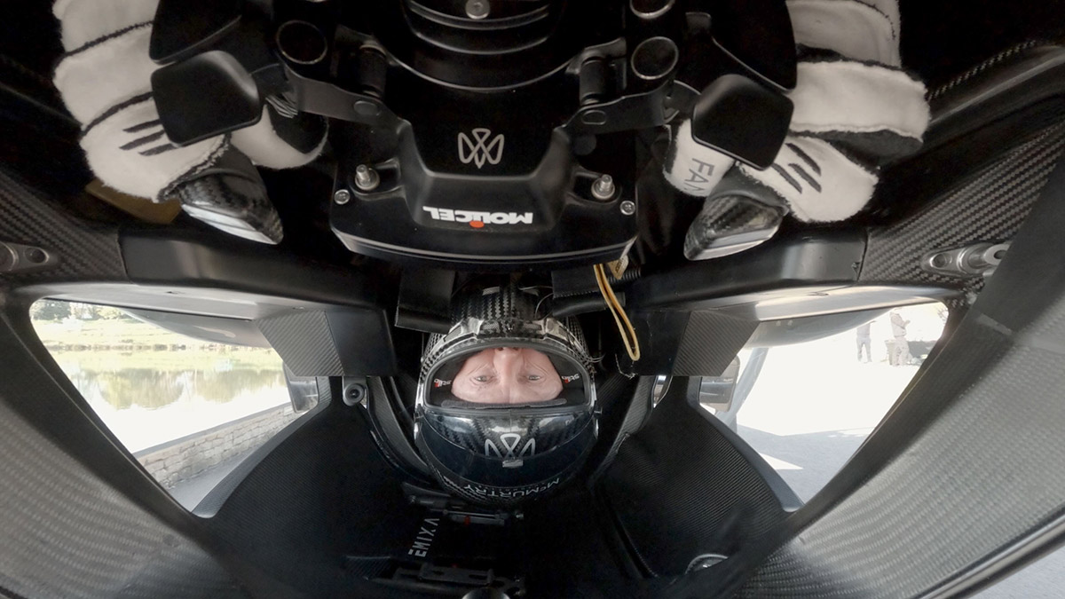 McMurtry Spéirling hypercar drives upside down