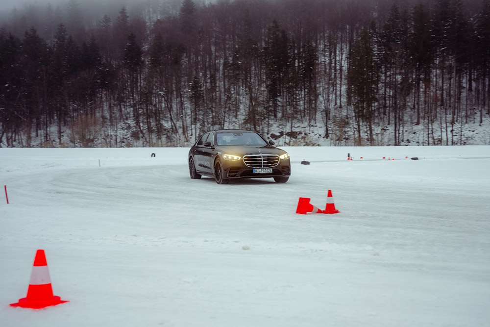 Mercedes-Benz Driving Events Berufsfahrer training in Saalfelden