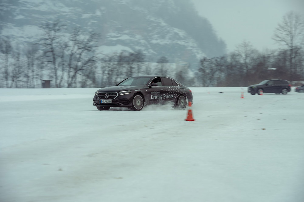 Mercedes-Benz Driving Events Berufsfahrer training in Saalfelden