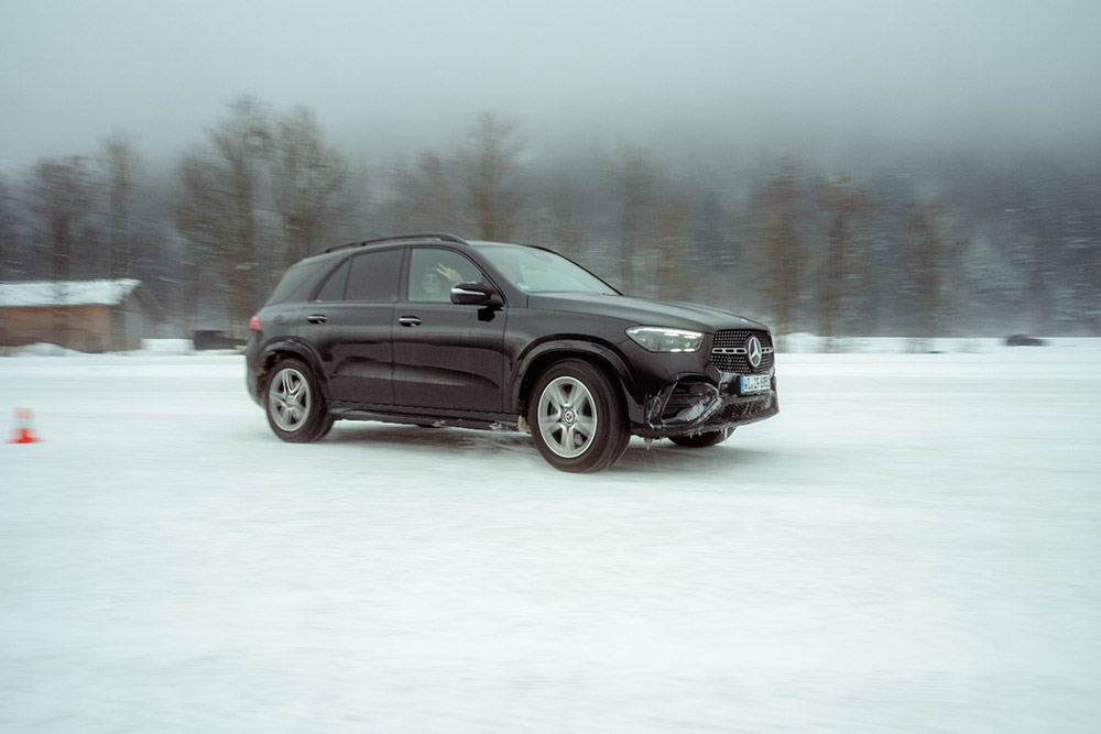 Mercedes-Benz Driving Events Berufsfahrer training in Saalfelden