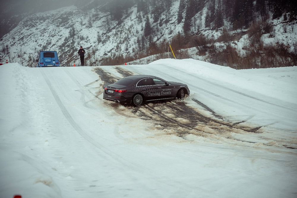 Mercedes-Benz Driving Events Berufsfahrer training in Saalfelden