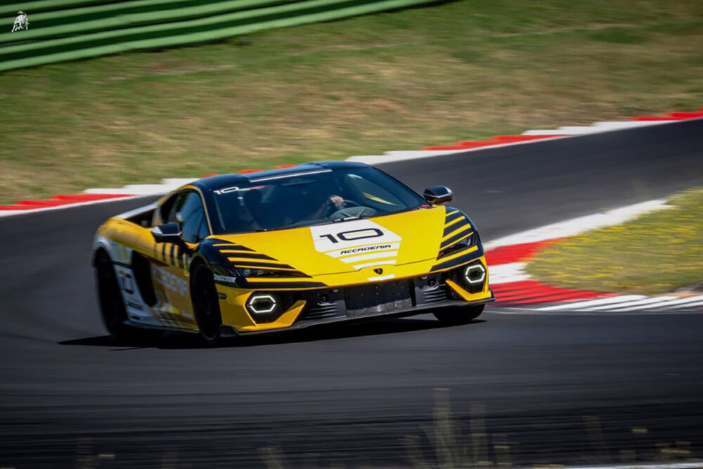 Lamborghini Accademia Mach II in the Temerario