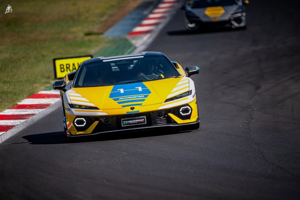 Lamborghini Accademia Mach II in the Temerario