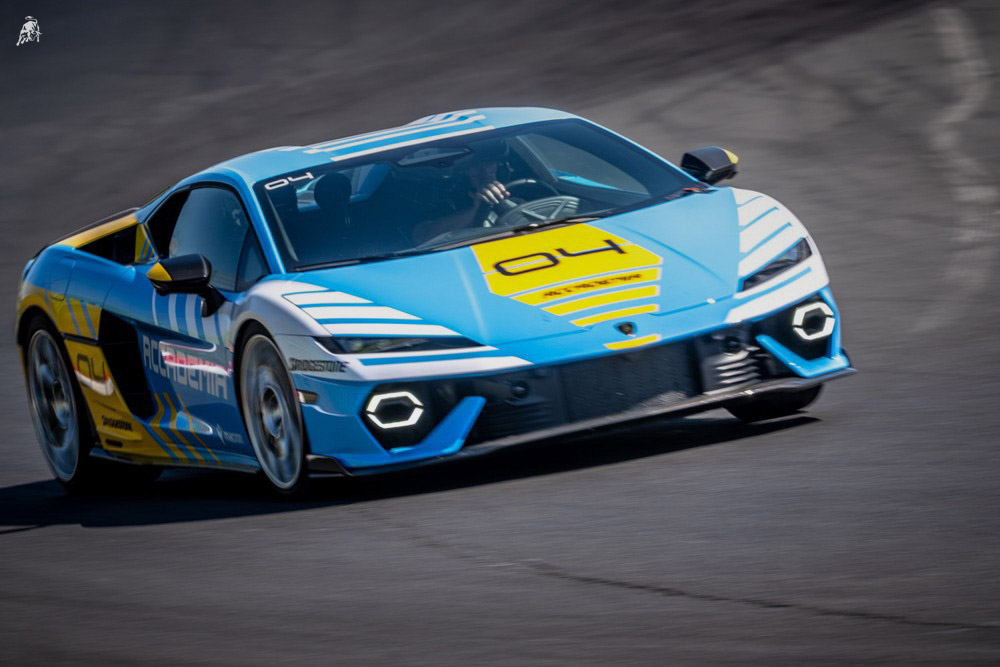 Lamborghini Accademia Mach II in the Temerario