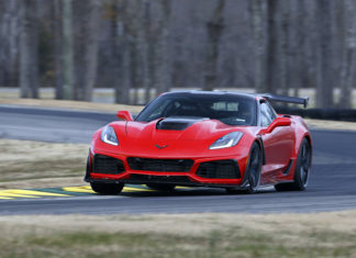 Chevy Corvette ZR1 Sets Virginia International Raceway Record