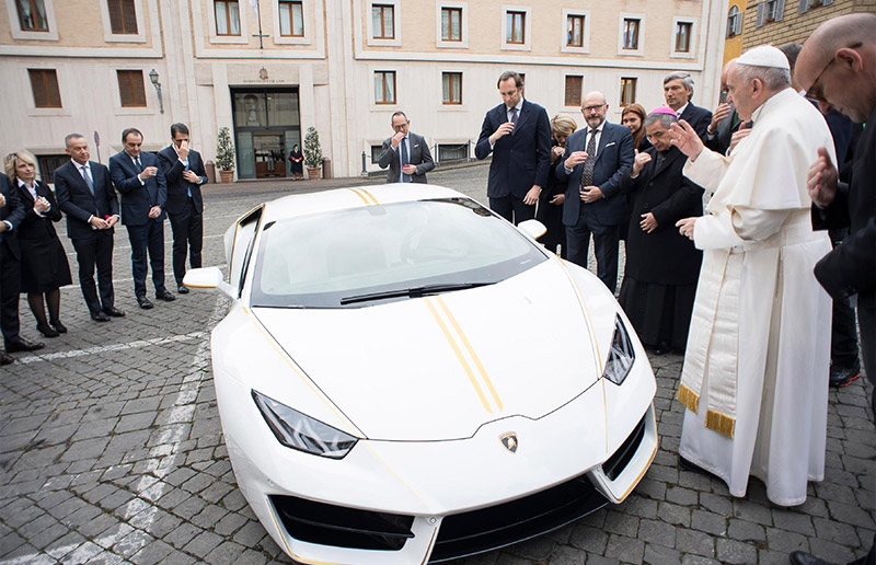 lamborghini huracan pope francis