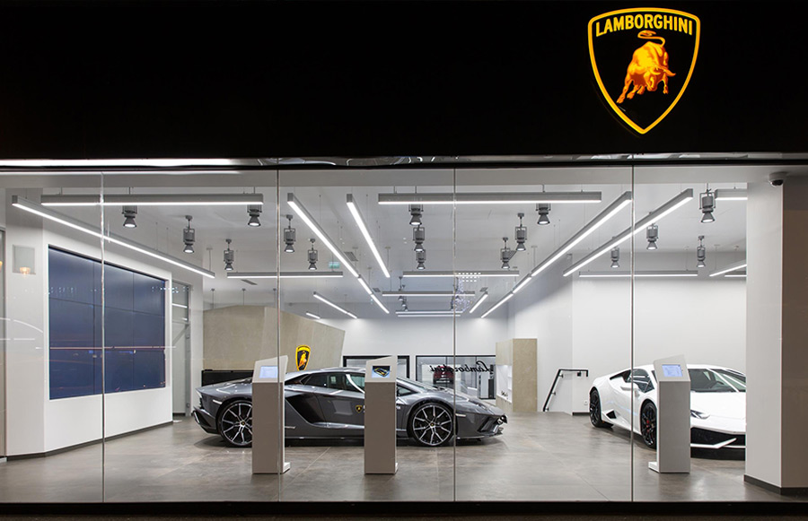 Lamborghini Urus Paris Dealership