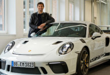 Mark Webber Tests New Porsche 911 GT3 RS